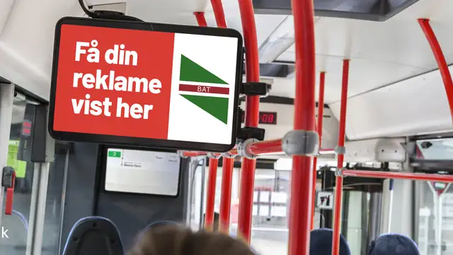 Skærm i bussen til visning af reklamer og beskeder