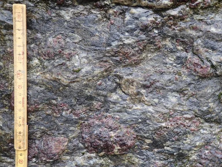 Årtusindstenen tæt på