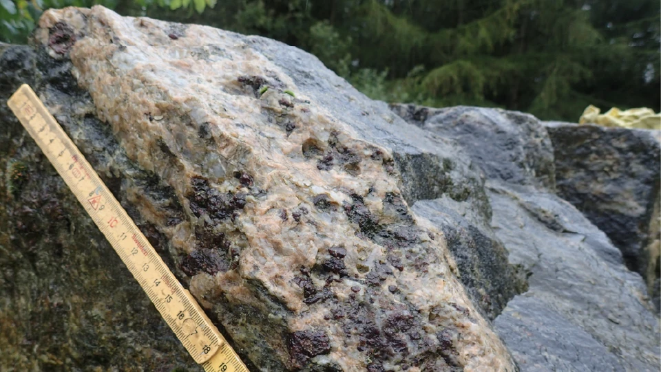 Årtusindstenen tæt på