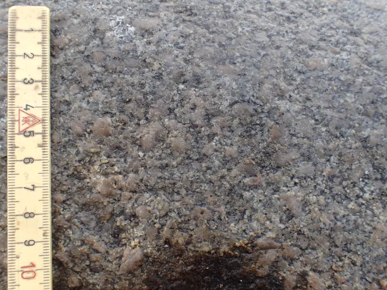 Bredestenen tæt på