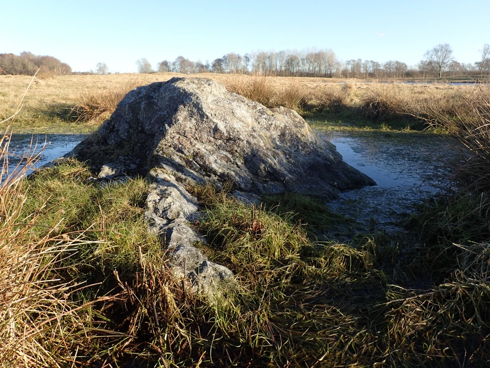 Døvlingstenens brudflader og skarpe kanter