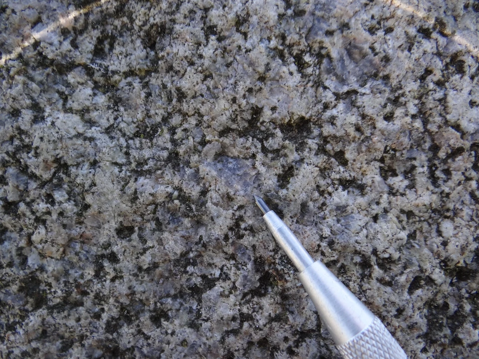 Avnsø Energisten bjergartsfoto