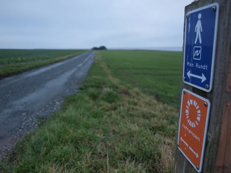 Vejen til Tøveldestenen