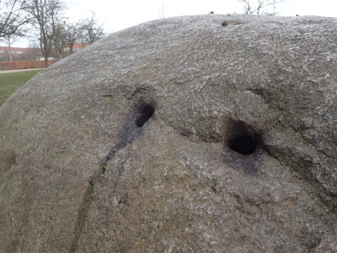 Huller i Den Svenske Sten