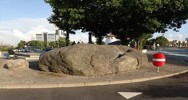 Et billede af kæmpestenen 'dynen'