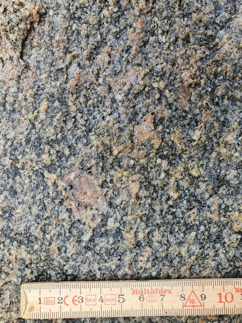 Højestenen bjergarter