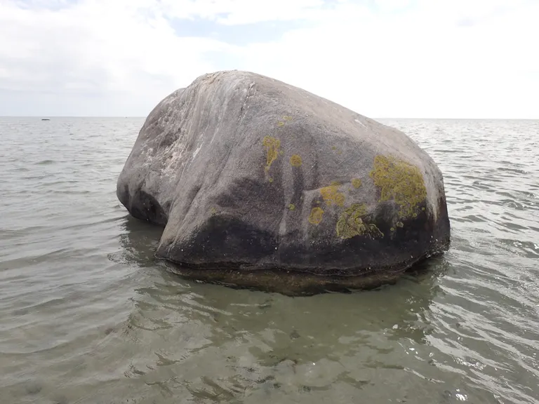 Højestenen tæt på