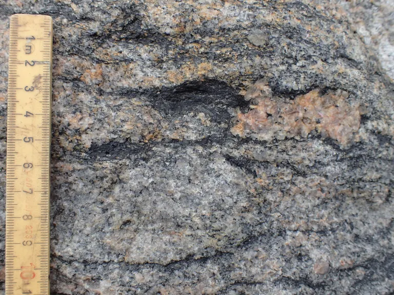 Øksestenens bjergarter