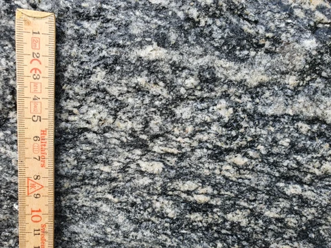 Fladestenens bjergarter