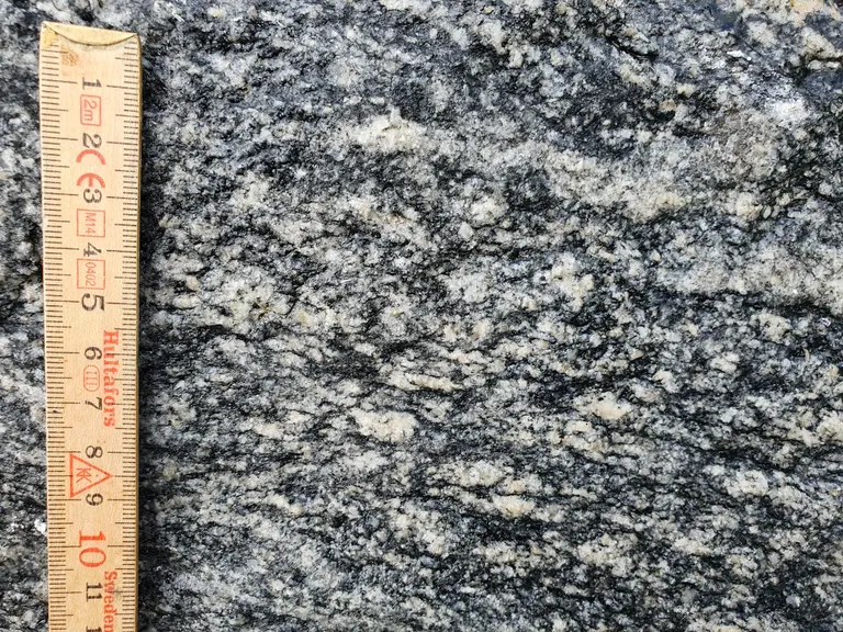 Fladestenens bjergarter