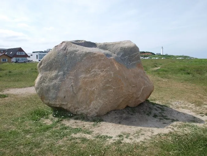 Fiskergadestenen set fra nord