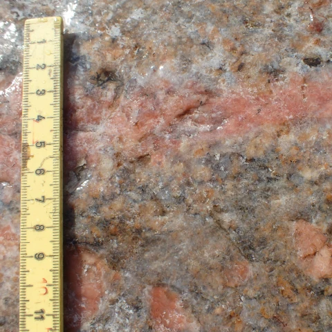 Havknudestenens bjergarter