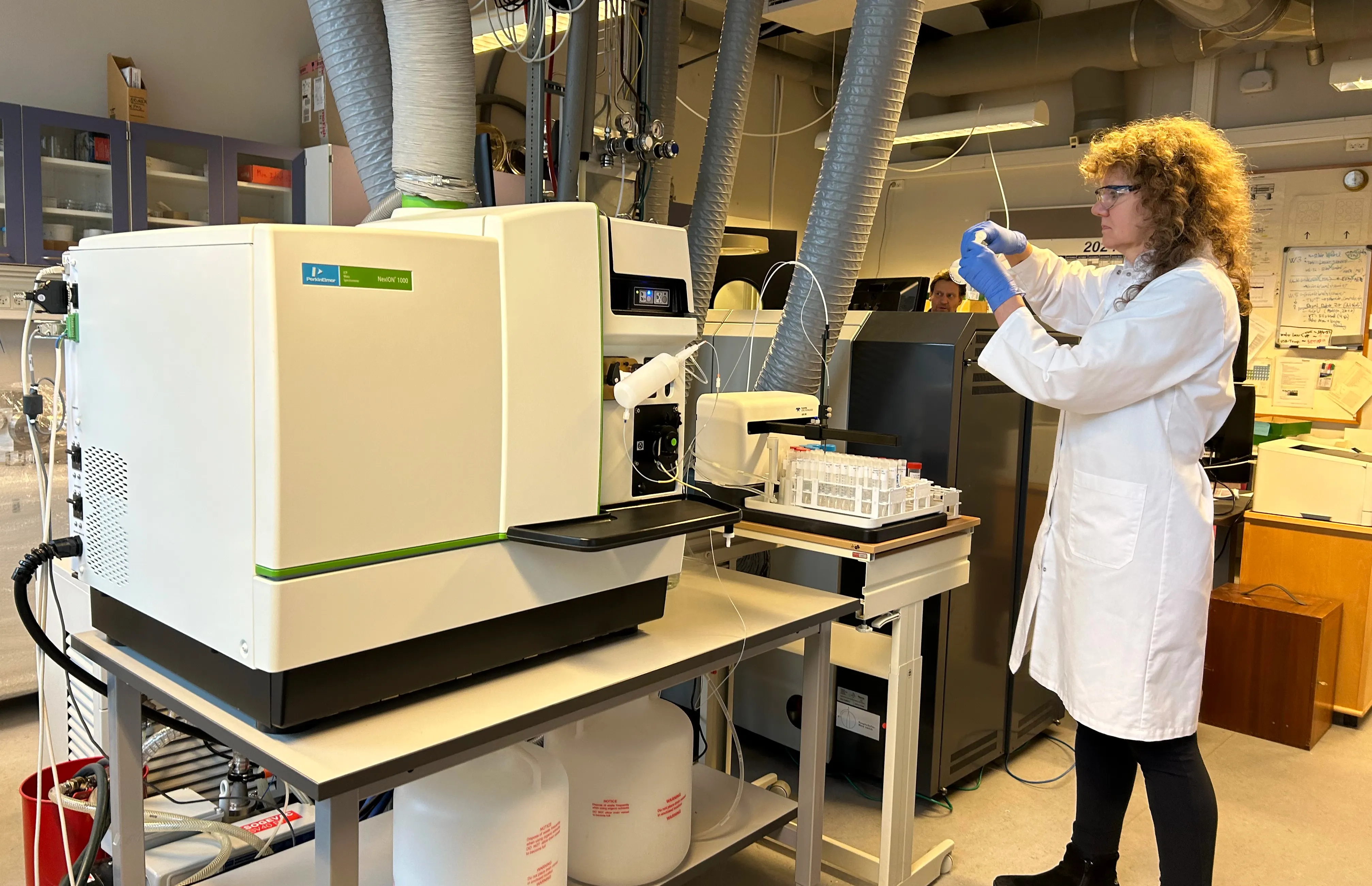 Lady working in the lab