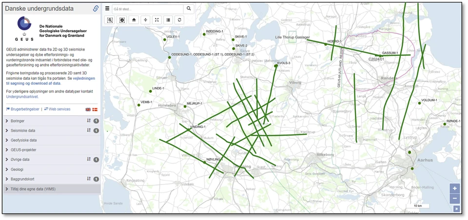Billedet er etuUdtræk af det nye datasæt i GEUS’ Undergrundsportal. Det er et udsnit af et kort over Danmark med nogle grønne streger på. I venstre side er der en menu.