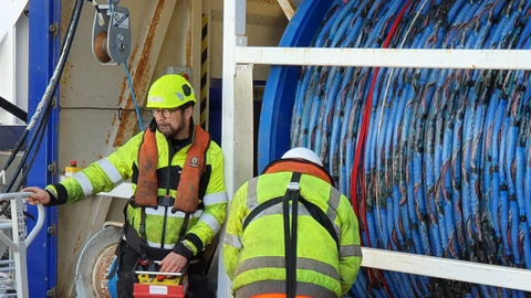  Marine seismic acquisition