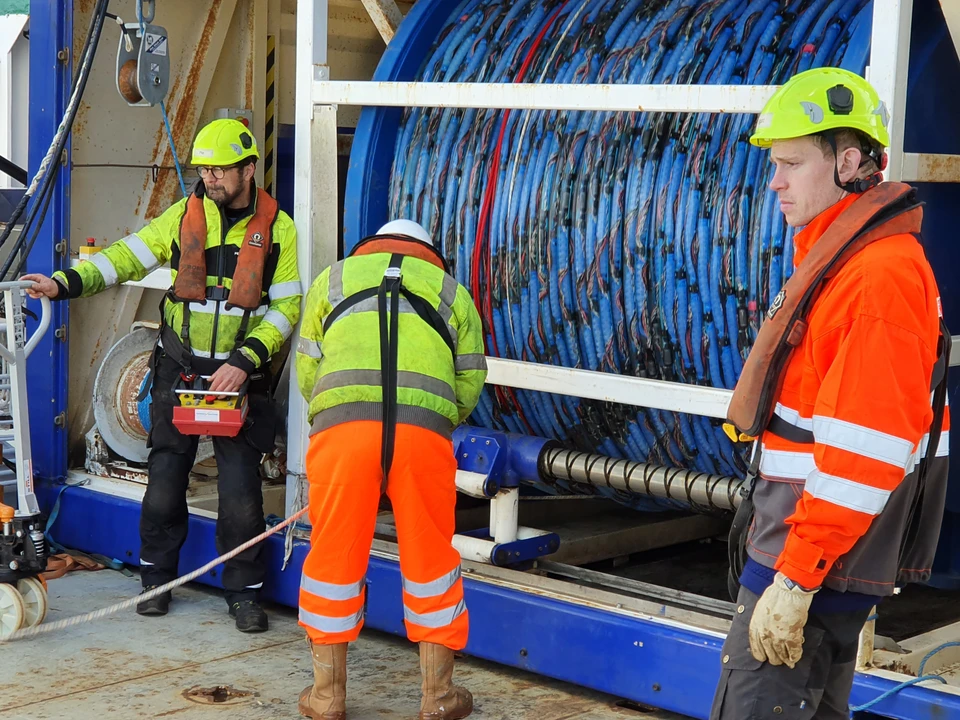  Marine seismic acquisition