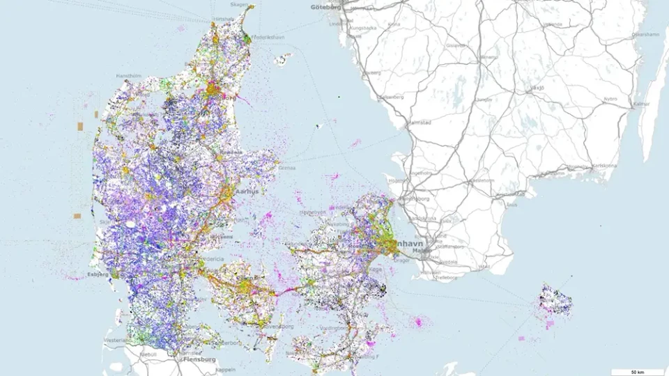 Et udsnit af et kort over Danmark med en masse farvede pletter på.