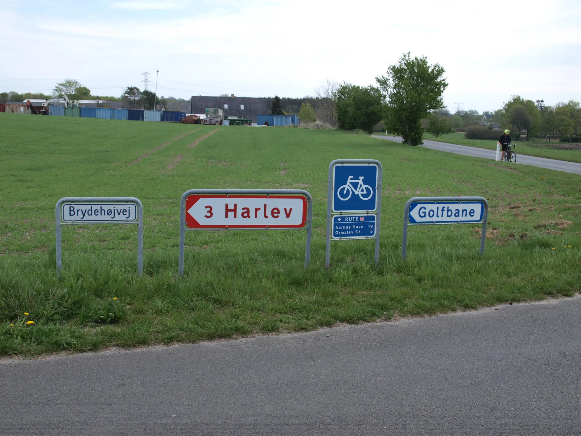 Vej og skilte til Skovlide-stenen