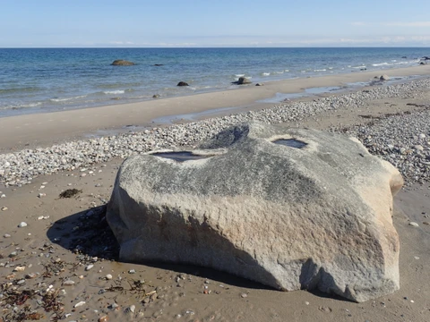 Lille Bansten på stranden