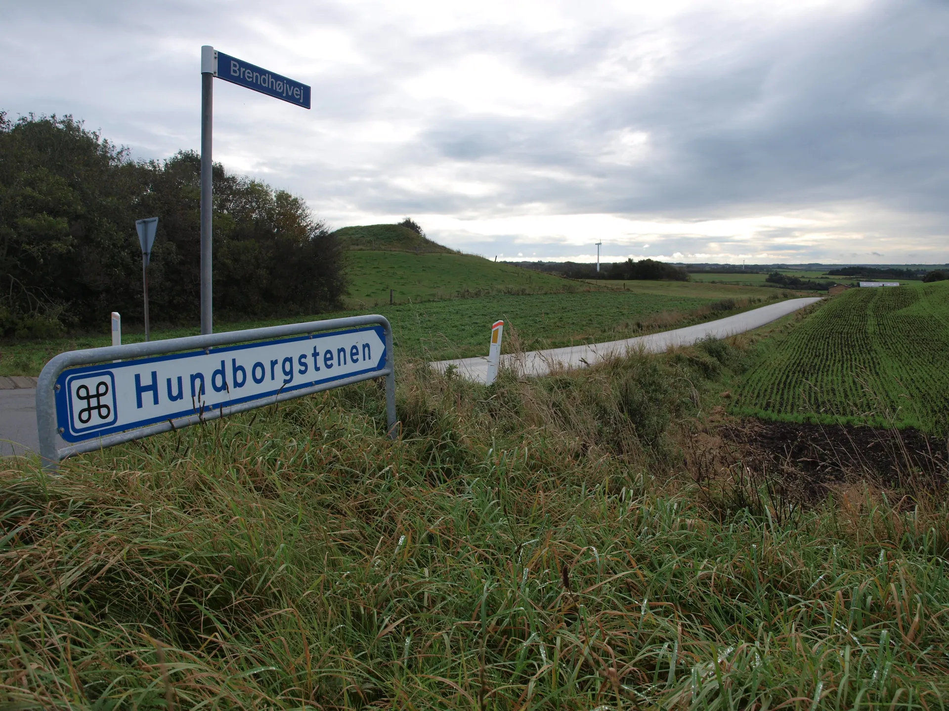 Find vej til Hundborgstenen