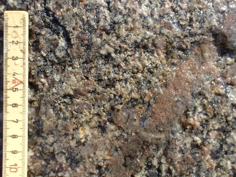 Skarpensten tæt på