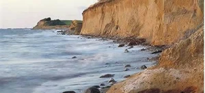 kyst med høj sandvæg