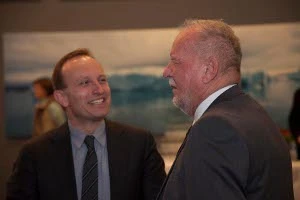 Klima-, Energi- og Bygningsminister Martin Lidegaard og afgående bestyrelsesformand Per Buch Andreasen (til højre).
