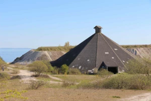 Pyramiden i Boesdal ved Stevn Klint