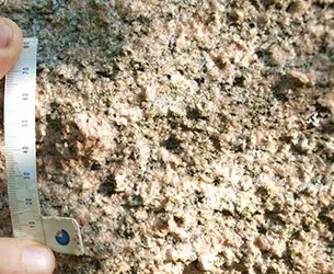 Munken består af Bornholmsk Gnejs