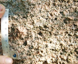 Munken består af Bornholmsk Gnejs