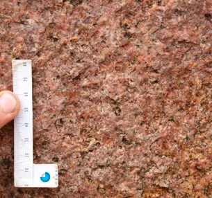 Kæmpesten Ejby Å består af granit