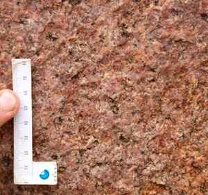 Kæmpesten Ejby Å består af granit