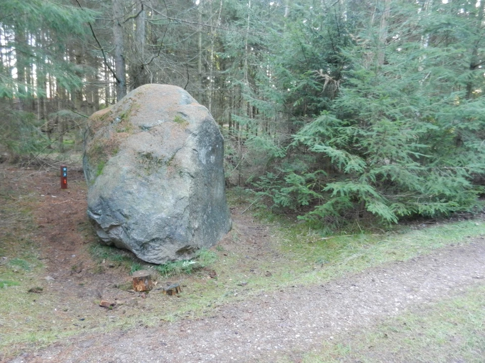 Smørstenen vejer omkring 30 tons