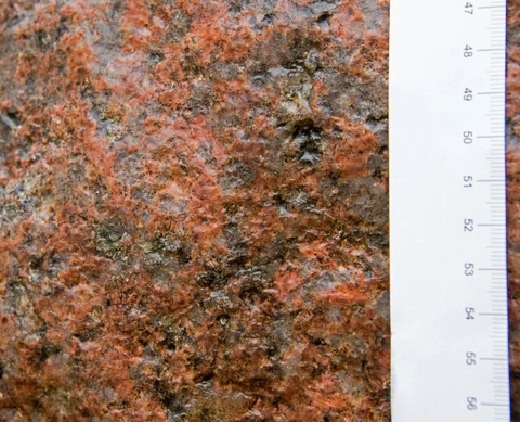 Kæmpesten Felsted består af granit