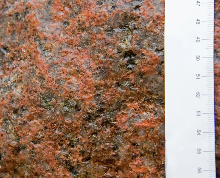 Kæmpesten Felsted består af granit