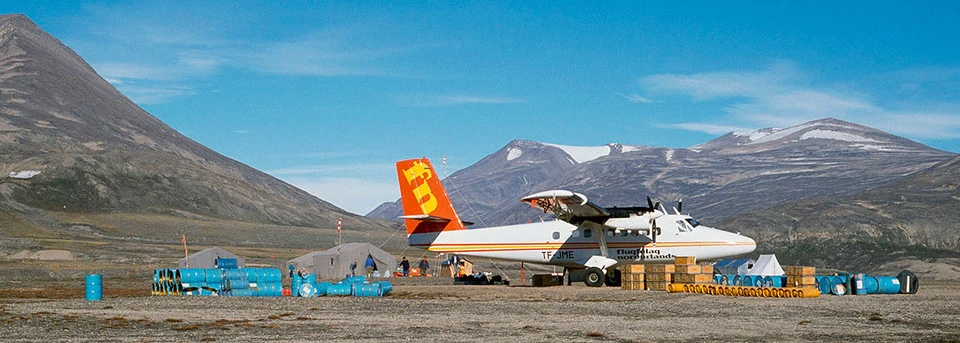 Twin Otter fly