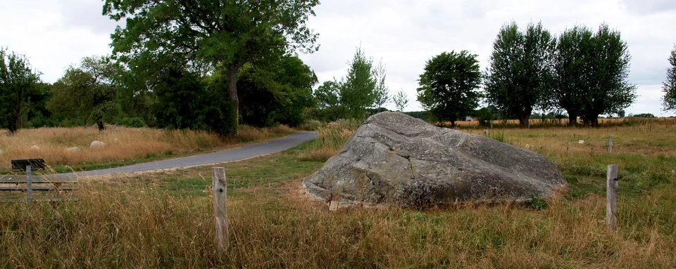 Høvængestenen