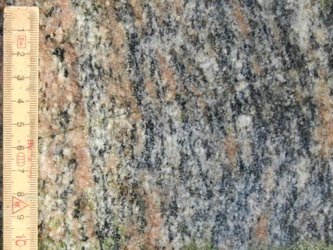 closeup firetønderstenen