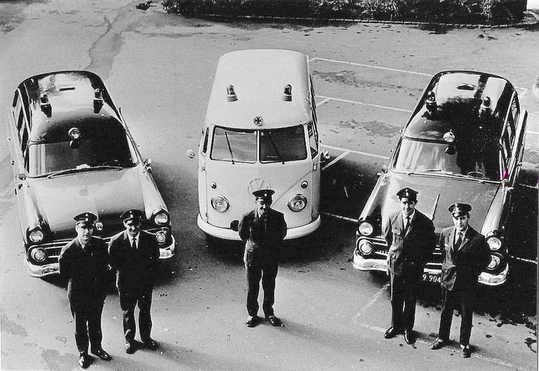 Ford Custom/Mainline årgang 1954, BP 49,xx Volkswagen årgang 1964, BP 49.906 Ford Custom/Mainline årgang 1954, BP 49,904. 1966