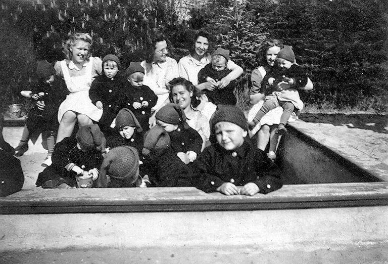 Munkerup Børnesanatorium blev bygget i 1910 med plads til 80 børn. Der var 12 voksne – to sygeplejersker, et portnerpar, to unge husholdningsdamer, en økonoma og en køkkenhjælp. Derudover 4 lokale unge piger. Bygningen blev revet ned i 1987.