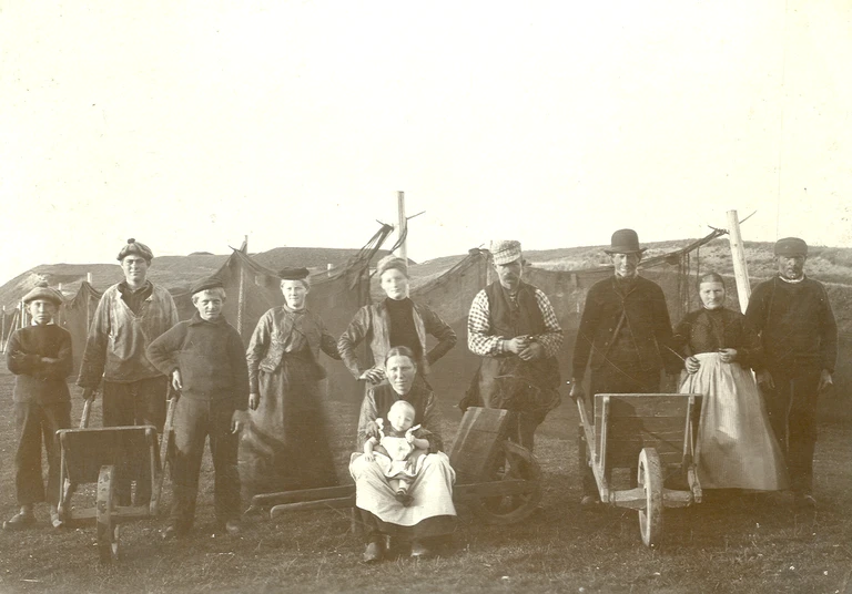 Lokale fiskerfamilier fra Tisvildeleje, ca. 1900 