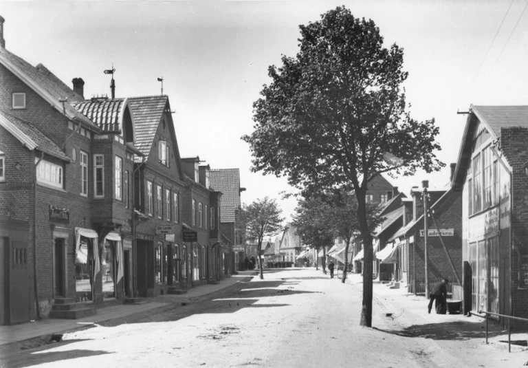 Østergade i Helsinge, set fra Øst, ca. 1910