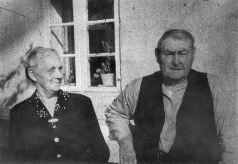 Ægteparret Christiane og Niels Clausen, 1946