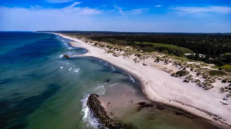 Dronefoto af Liseleje strand