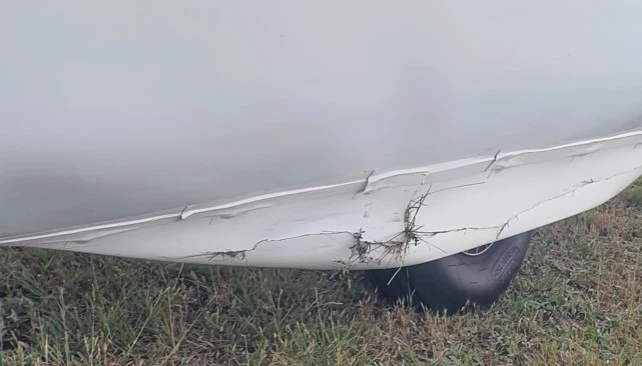 Skader på hovedhjulsskærm