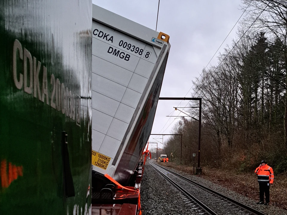 Togets højre side efter standsning i Ullerslev.