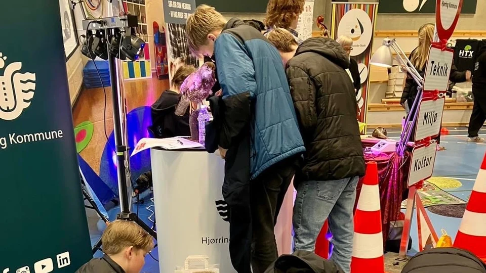 unge på uddannelsesmesse