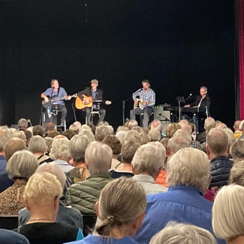 Billede af Lars Jakobsen med band