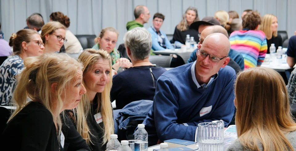 Vejledere og højskolelærere i dialog om unges svære valg