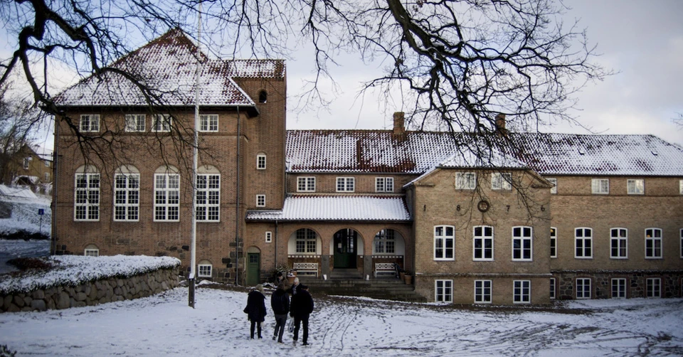 Tag på kursus i julen. Mange højskoler har både julekurser og nytårskurser.